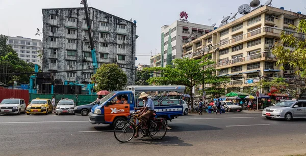 Rua de Yangon, Mianmar — Fotografia de Stock