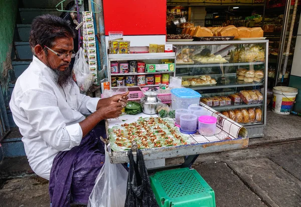 Pazarda betel yaprağı satışı — Stok fotoğraf