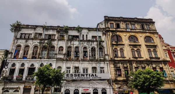 Edificios antiguos en Yangon, Myanmar — Foto de Stock