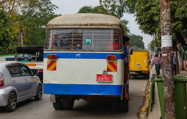 Calle de Yangon, Myanmar —  Fotos de Stock