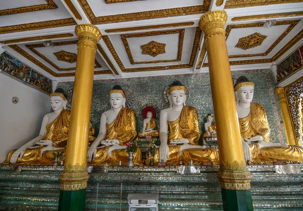 Estatua de Buda de la pagoda Shwedagon — Foto de Stock