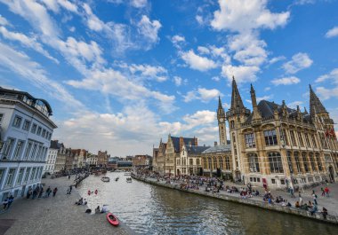 Gent, Belçika'da kanallı eski binalar 