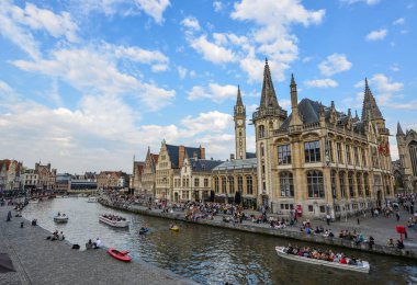 Gent, Belçika'da kanallı eski binalar 