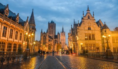 Gent Tarihi Merkezi gece sahnesi, Belçika