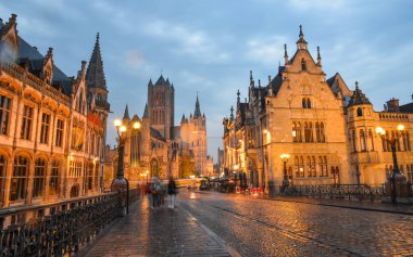 Gent Tarihi Merkezi gece sahnesi, Belçika