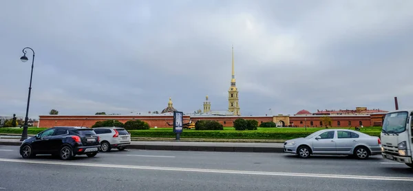 Ulicy w Sankt Petersburg, Federacja Rosyjska — Zdjęcie stockowe