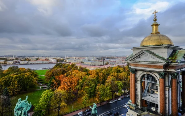 Flygbild över St. Petersburg, Ryssland — Stockfoto
