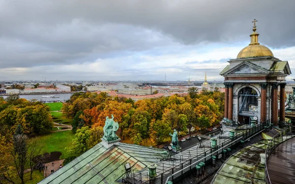 Flygbild över St. Petersburg, Ryssland — Stockfoto