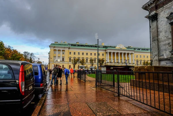 Gamla byggnader i St. Petersburg, Ryssland — Stockfoto
