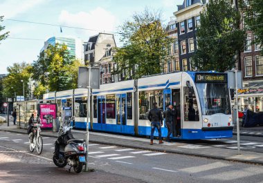 Amsterdam, Hollanda 'da metro treni 