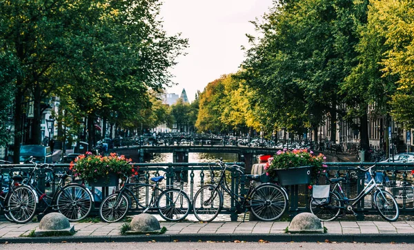 Canais da cidade de Amsterdã — Fotografia de Stock