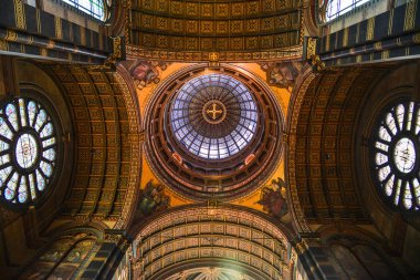 Amsterdam 'daki Katolik Kilisesinin İçi