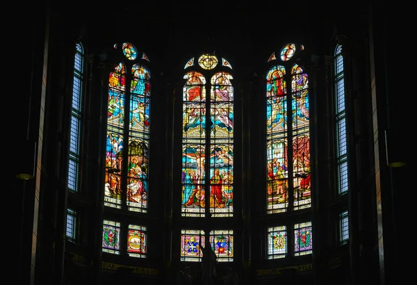 Innenraum der katholischen Kirche in Amsterdam — Stockfoto