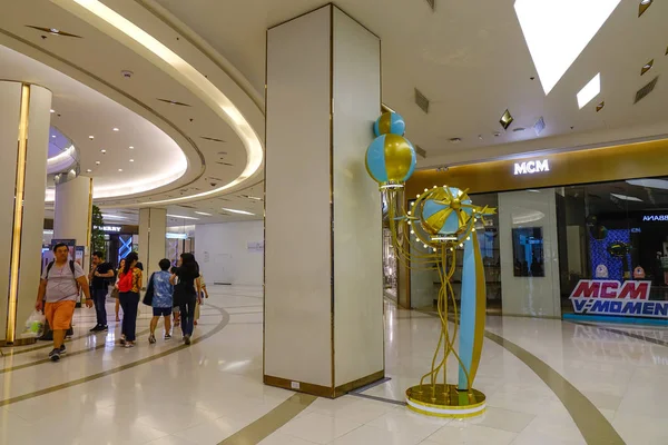 Interior of Bangkok MBK Shopping Mall — Stok fotoğraf