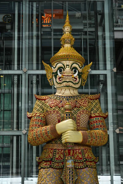 Estátua de Deus no Aeroporto de Bangkok Suvarnabhumi — Fotografia de Stock