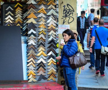 Hong Kong 'da eski bir sokak. 