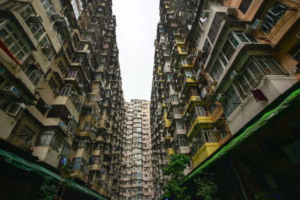 홍콩에 있는 오래 된 아파트 — 스톡 사진