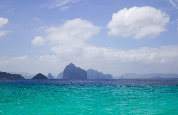 晴れた日の熱帯海の風景 — ストック写真