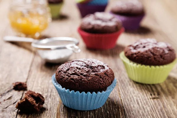 Muffins με σοκολάτα πολύχρωμο καλούπια — Φωτογραφία Αρχείου