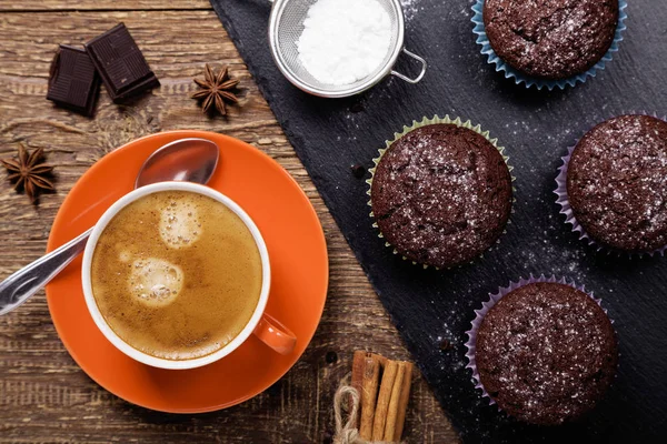 Chocolate Muffins Icing Sugar Stone Tray Served Cup Coffee — Stock Photo, Image