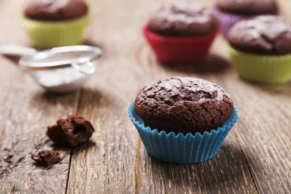 Muffins Com Chocolate Moldes Coloridos — Fotografia de Stock