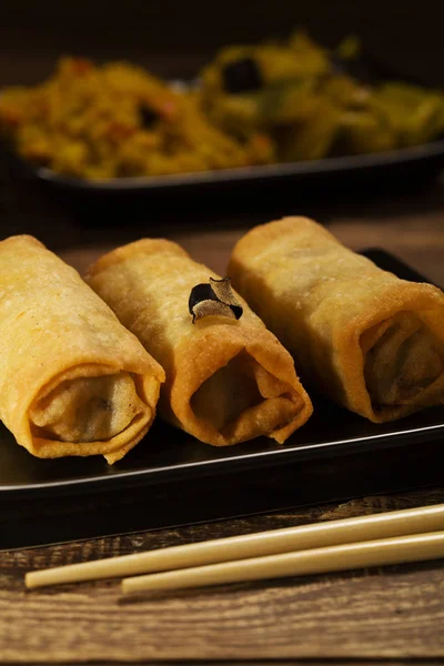 Rouleaux Printemps Cuits Four Avec Des Légumes Sur Une Plaque — Photo