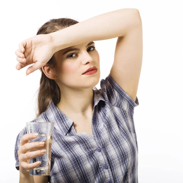 Een Jonge Vrouw Met Een Remedie Tegen Pijn Witte Achtergrond — Stockfoto