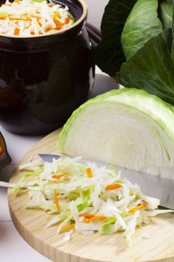 Asitleme için hazırlanan taze lahana