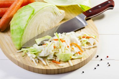 Asitleme için hazırlanan taze lahana