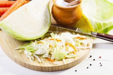 Asitleme için hazırlanan taze lahana