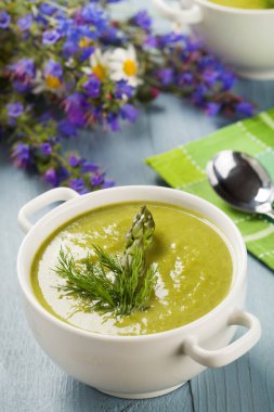 Kuşkonmaz ile lezzetli çorba.