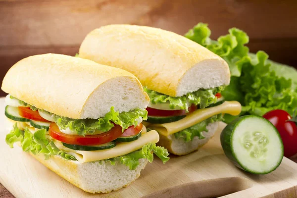 Vegetarische sandwich met kaas en groenten — Stockfoto