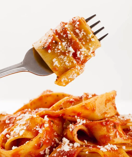 Tagiatelle de pasta con tomate — Foto de Stock