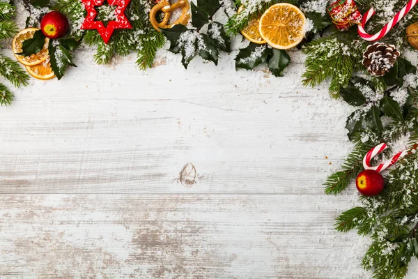 Decoración de Navidad sobre tablas de madera . —  Fotos de Stock