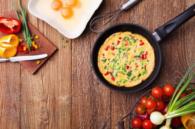 Sebzeli lezzetli omlet.