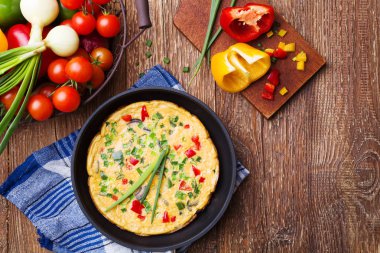 Sebzeli lezzetli omlet.