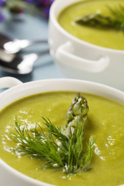 Kuşkonmaz ile lezzetli çorba.