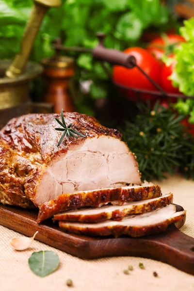 Roast pork with herbs and vegetables. — Stock Photo, Image