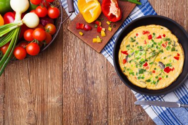 Tavada sebzeli lezzetli omlet.. 