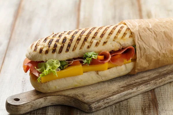 Sandwich Italien Traditionnel Jambon Fromage Servi Chaud — Photo