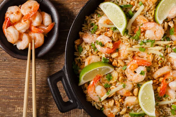 Gebakken Rijst Met Garnalen Het Thais Voorbereid Wok Bovenaanzicht — Stockfoto