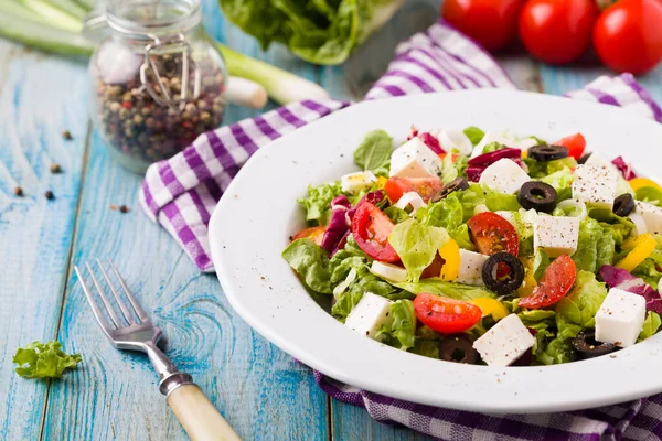 Fresh Greek Salad Plate Blue Wooden Board — Stock Photo, Image