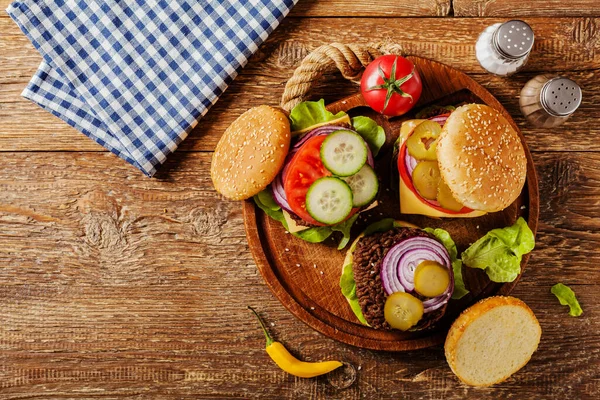 Hamburger Bœuf Fait Maison Avec Fromage Légumes Vue Dessus — Photo