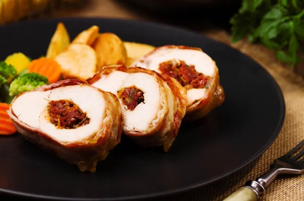 Delicious Chicken Rolls Dried Tomatoes Mozzarella Served Vegetables Roasted Potatoes — Stock Photo, Image