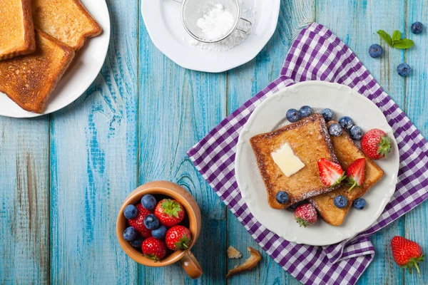 Toast Français Traditionnel Délicieux Sucré Aux Fruits Beurre Vue Dessus — Photo