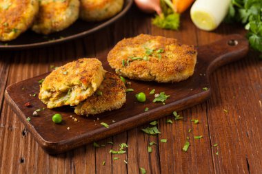 Lezzetli vejetaryen pirzolalar. Ön görünüm.