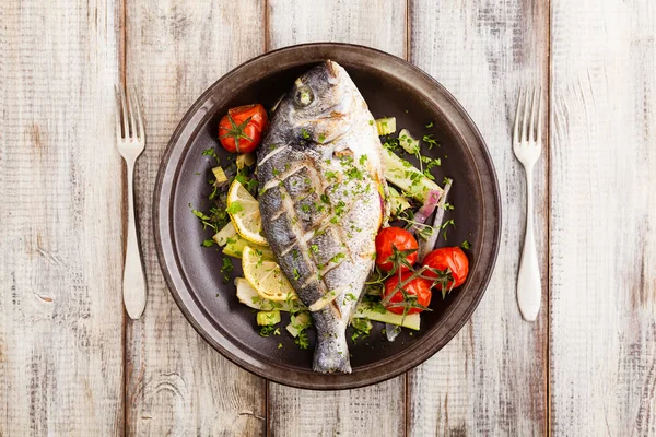 Baked Whole Fish Served Roasted Vegetables Lemon Top View — Stock Photo, Image