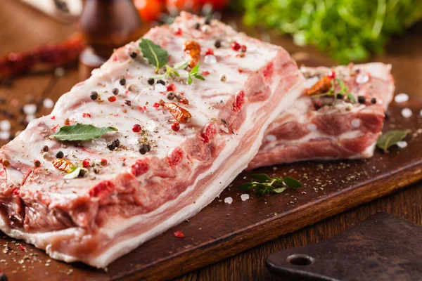 Raw Pork Ribs Plate Sprinkled Spices Front View — Stock Photo, Image