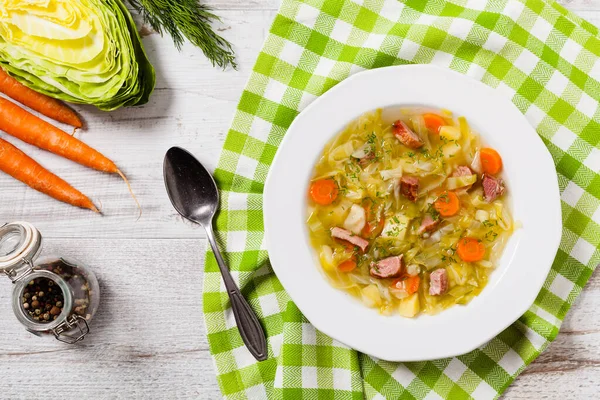 Hemlagad Kålsoppa Tillagad Rökta Revben Ovanifrån — Stockfoto