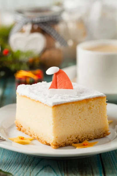 Delicious Traditional Cheesecake Christmas Decoration Front View — Stock Photo, Image